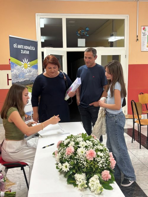 Održana promocija slikovnice ''Potraga za srećom'' mlade Ane Popov