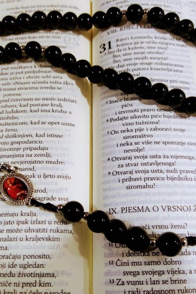 crna / krunica sv. Marko Križevčanin, Giftshop